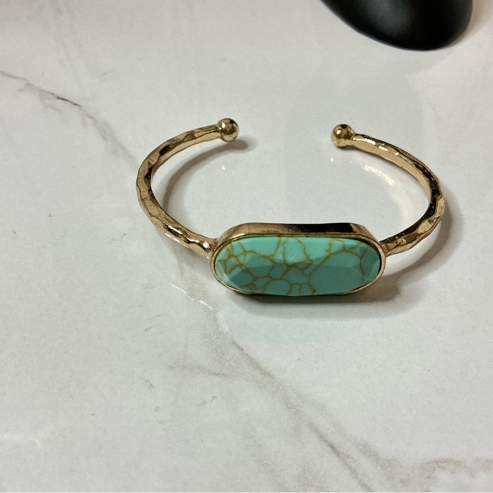 🐘🐘💓 14K Gold Plated Turquoise Stone Bangle - Picture 3 of 8